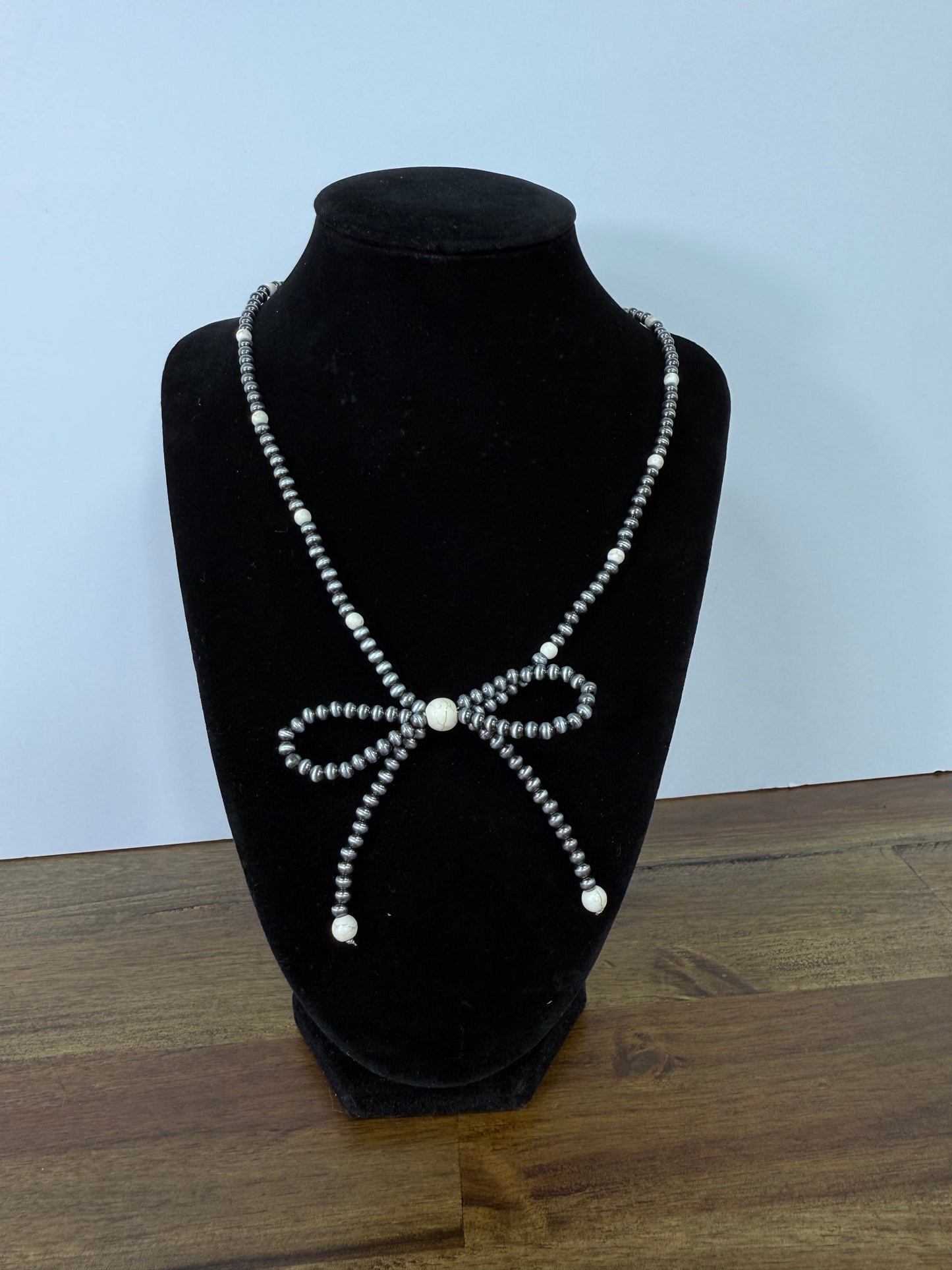 Western Bow Necklace