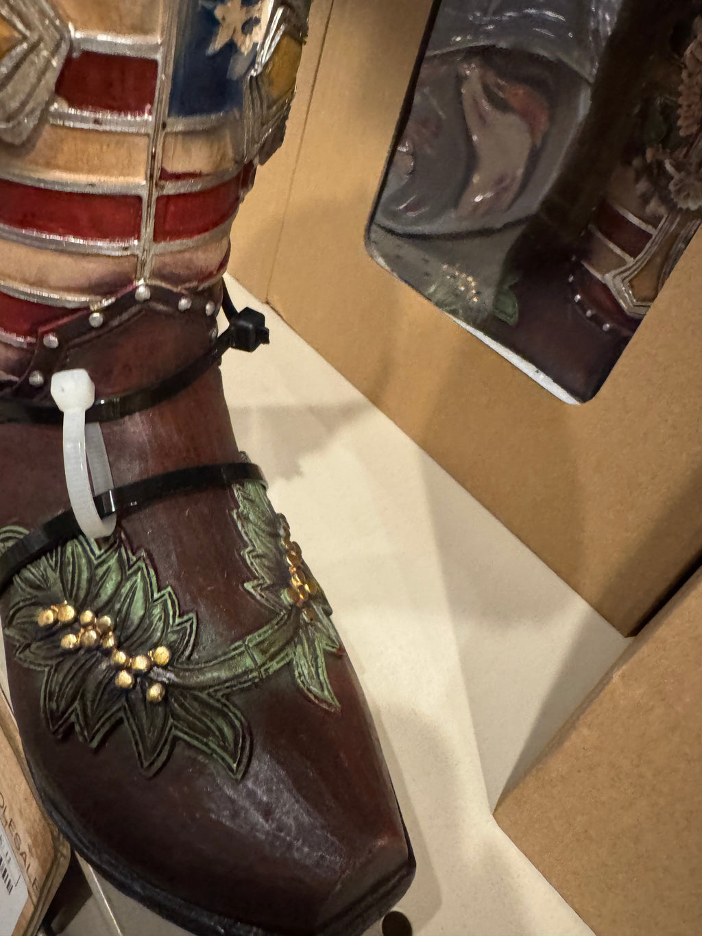 RA7359 US Eagle Boot Vase