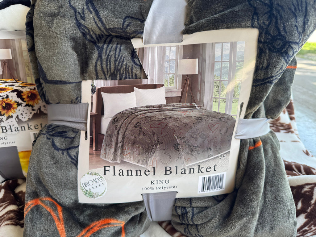 Forrest Green Punchy Super Plush Blanket