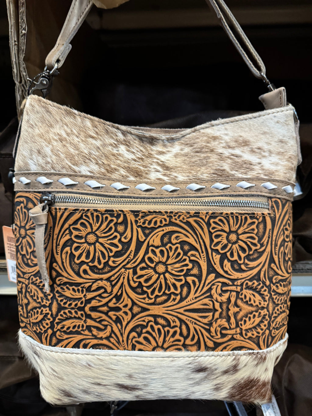 BA2821 Middle Zipper Tooled Cowhide Purse