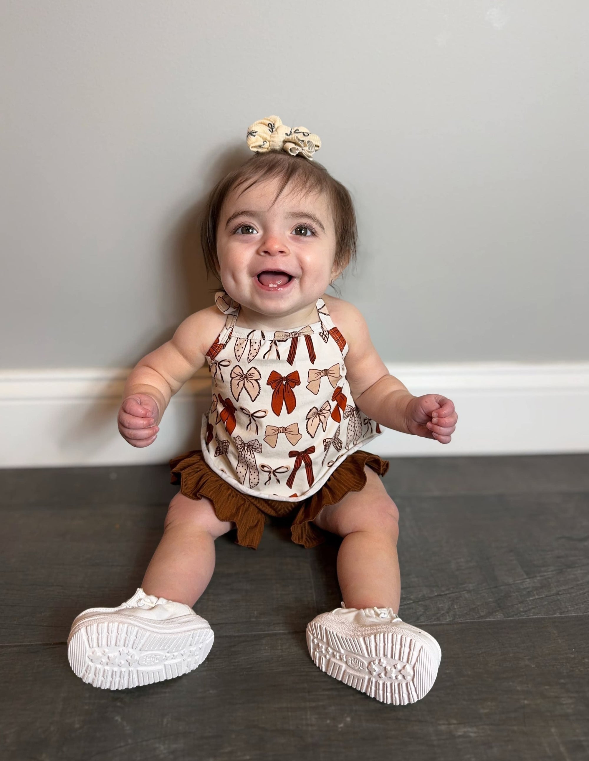 Brown Bows Swing Top