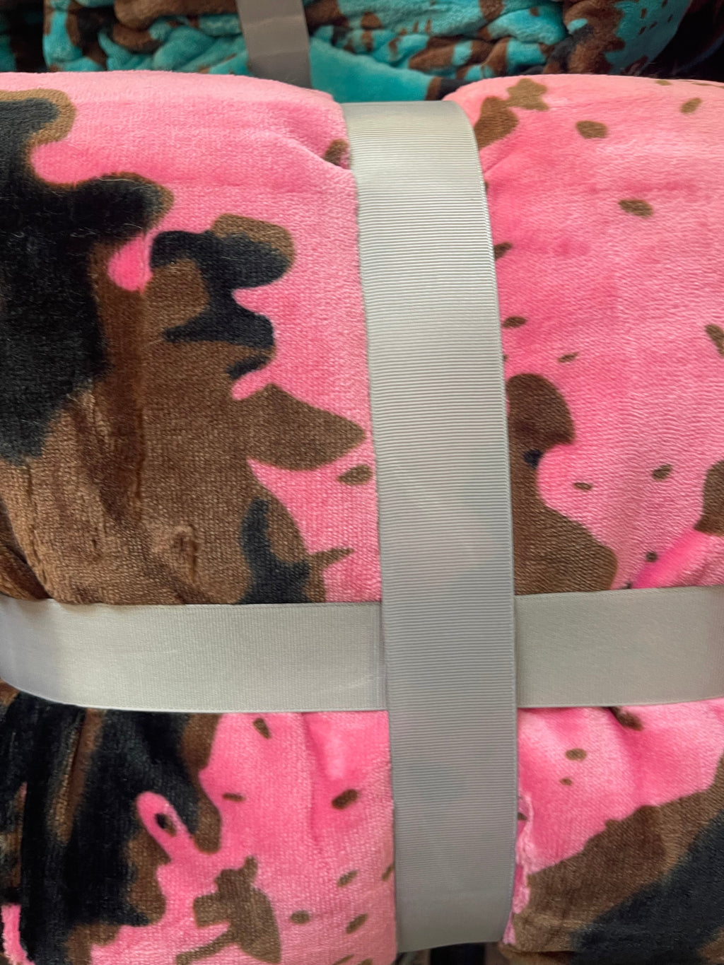 Pink Cow Print Sup Plush Twin Blanket