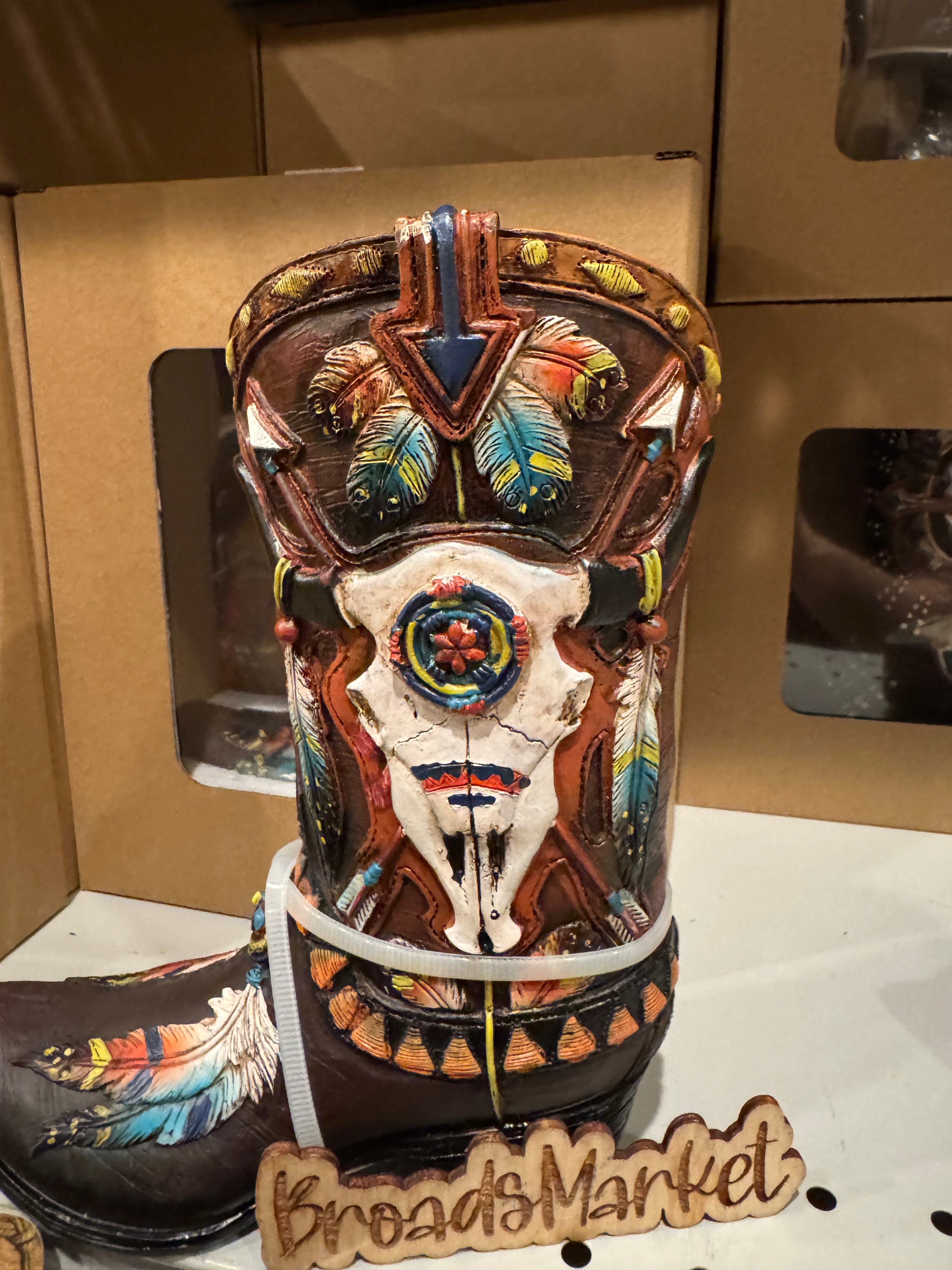 RA4922 Native Feather Cowskull Boot Vase