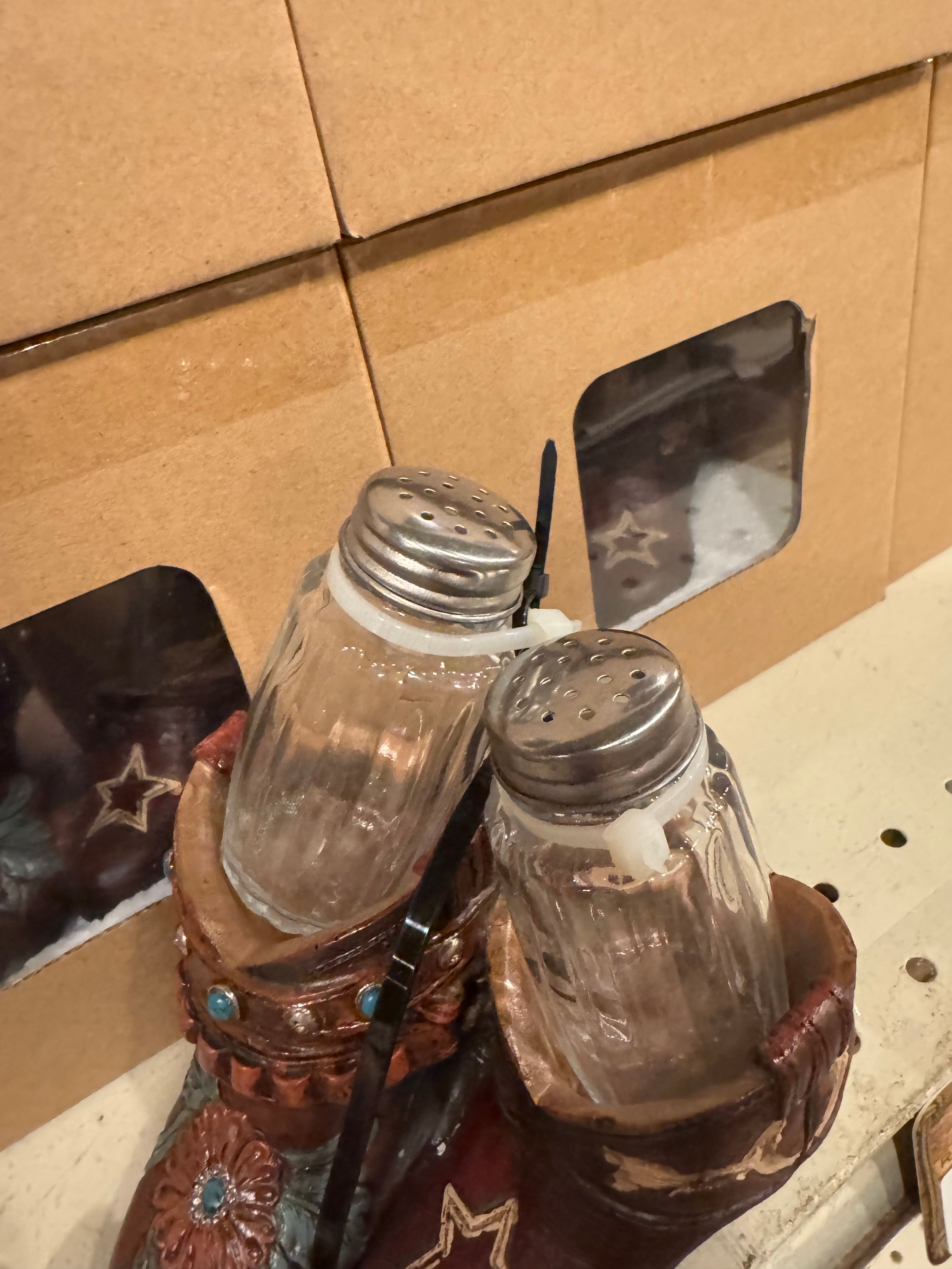 RA6491 Boot Salt & Pepper Shaker Set