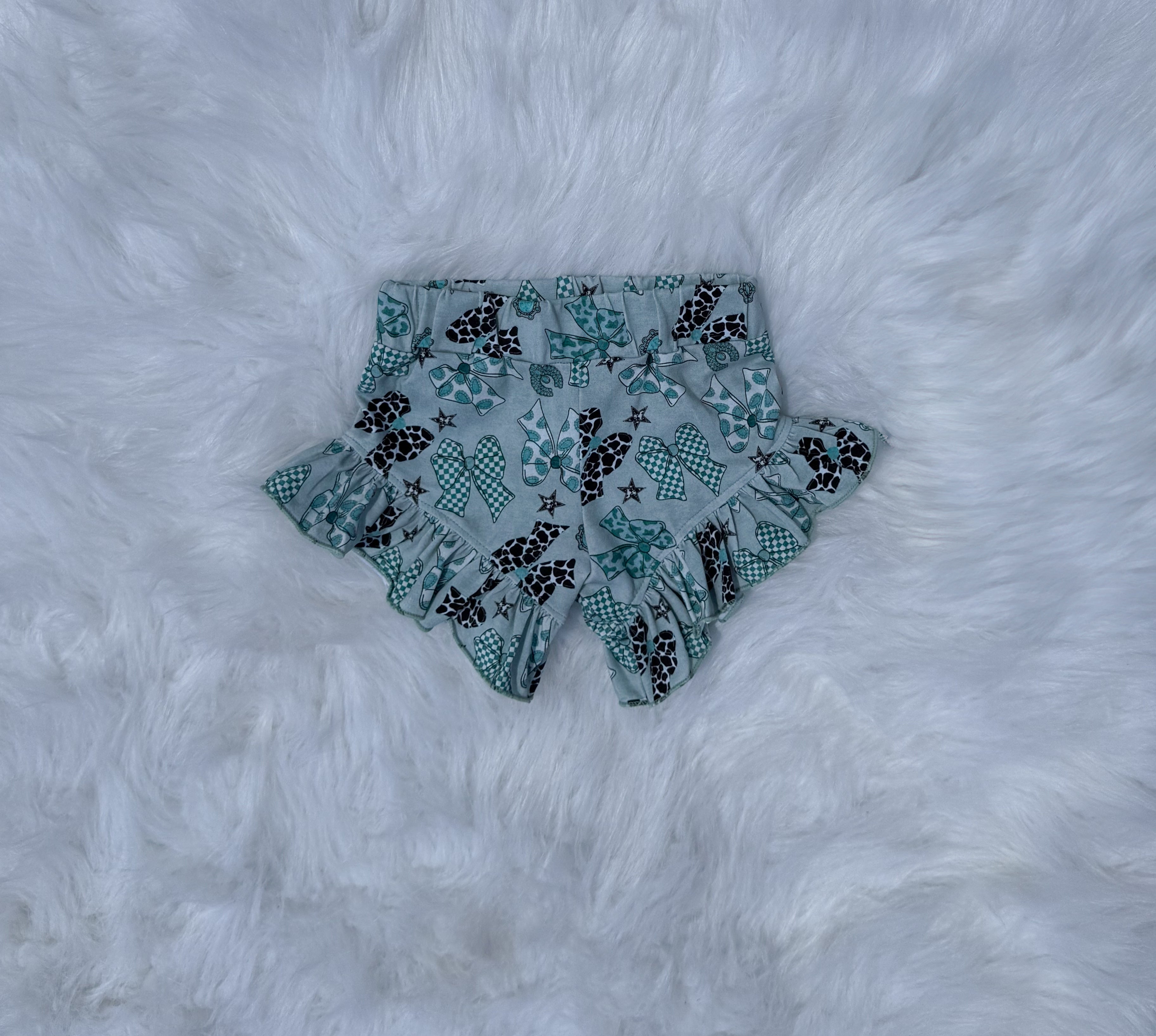 Western bow shorties