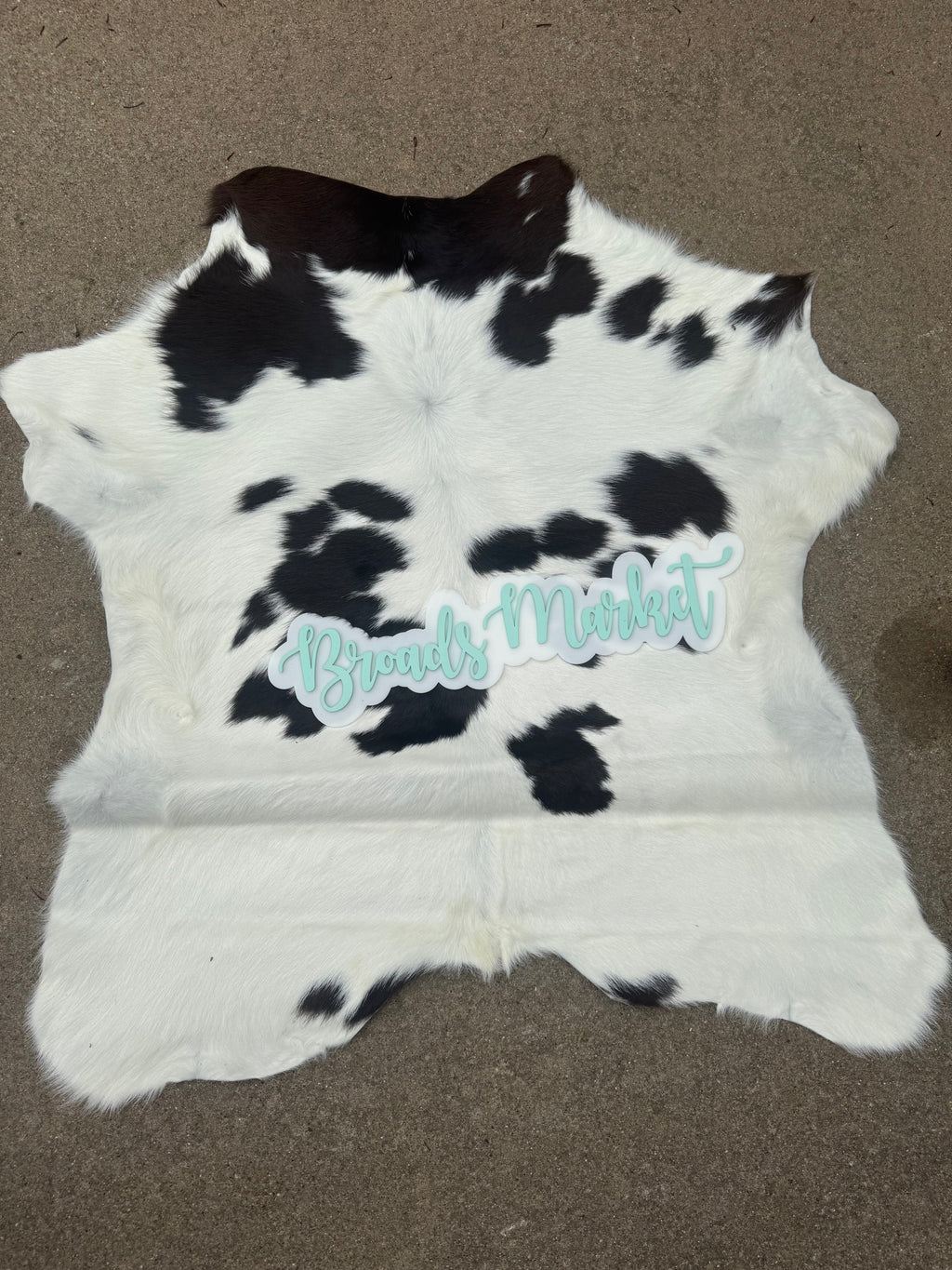 3’ Cowhide Rugs