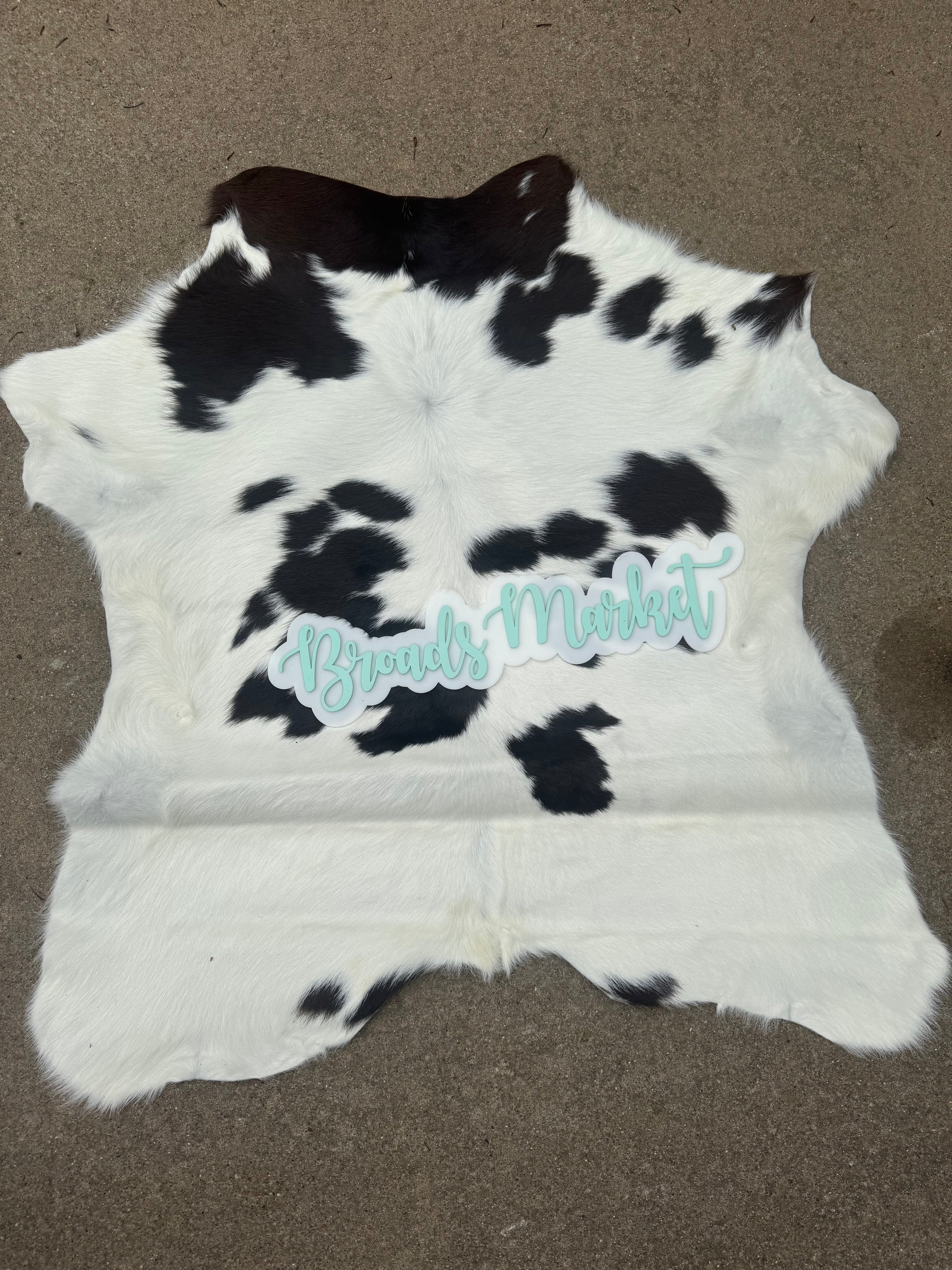 3’ Cowhide Rugs