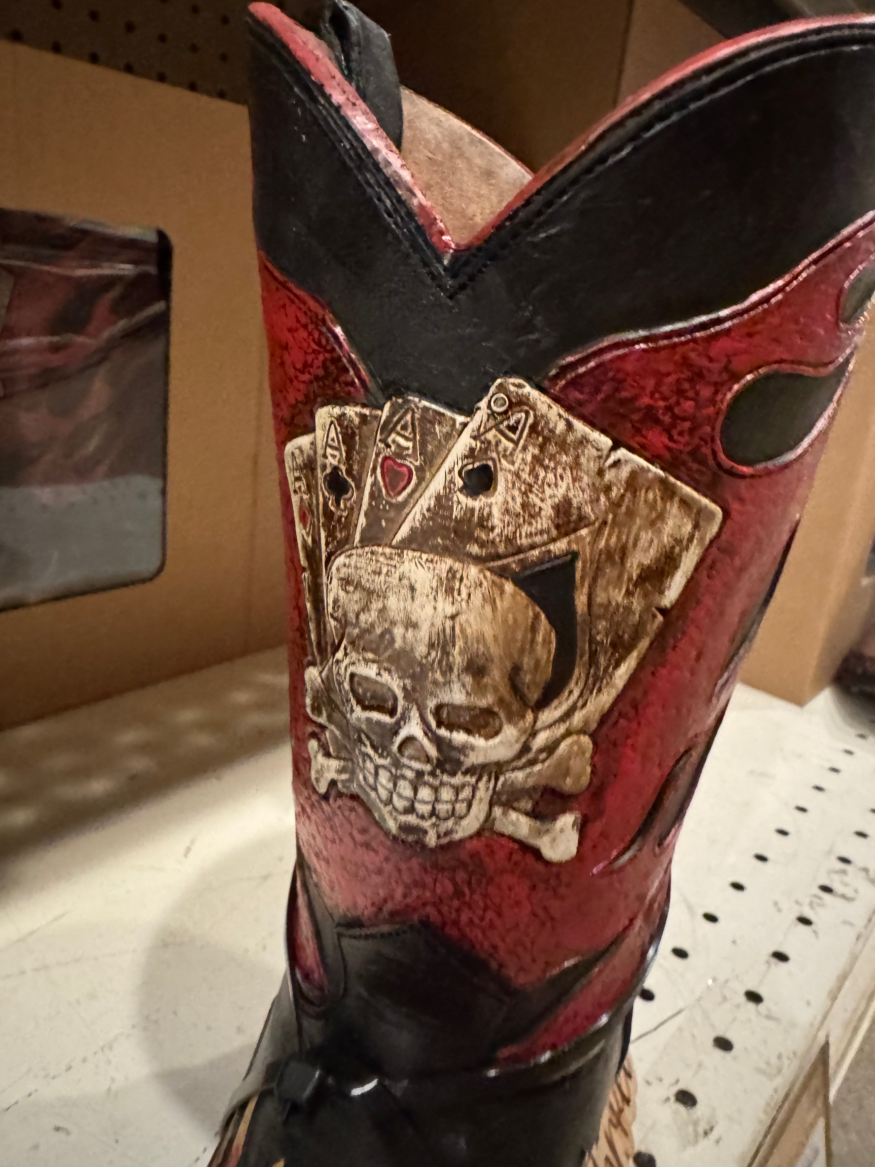 RA4146 Cards & Skull Flame Boot Vase
