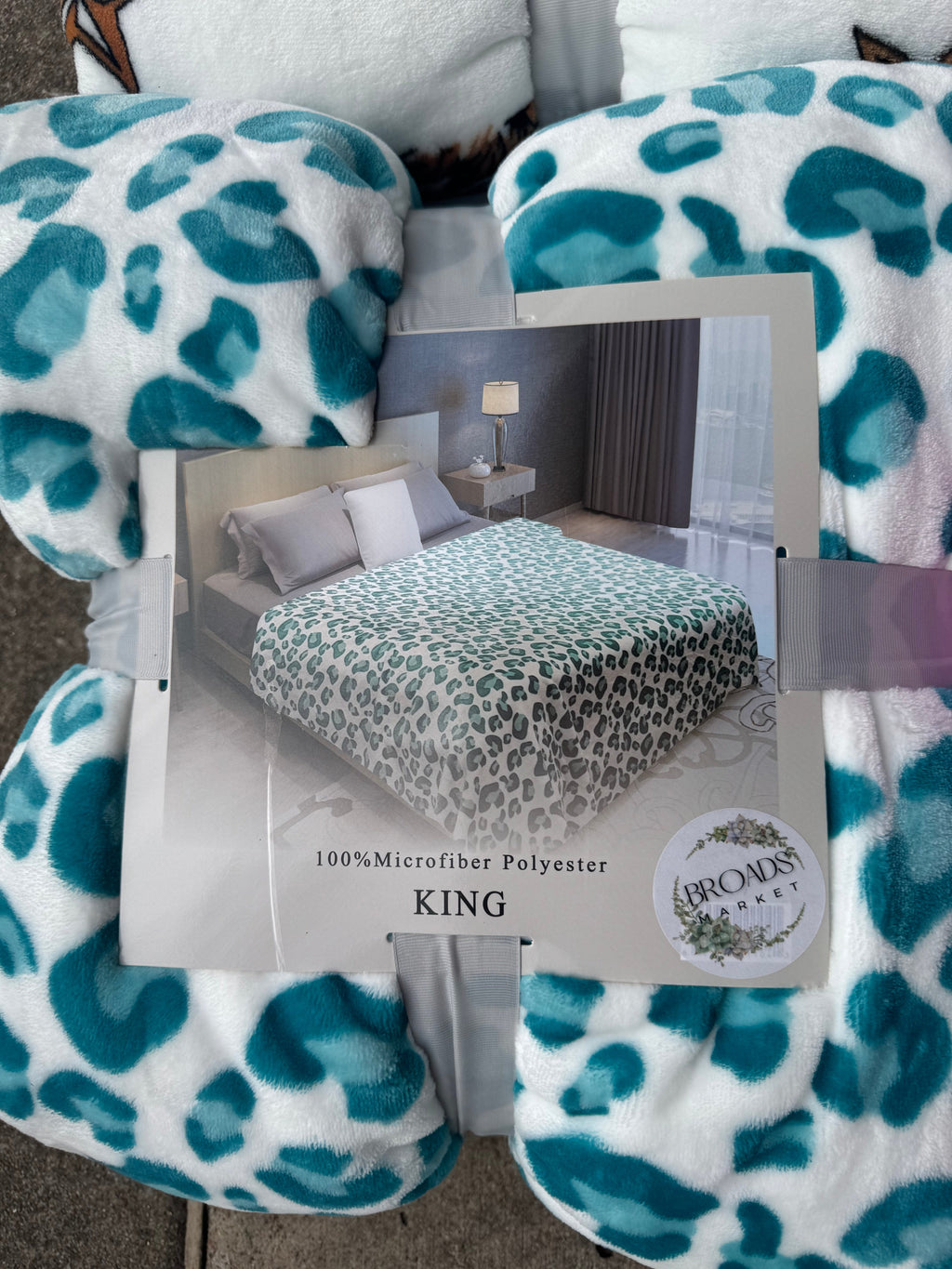 Turquoise Cheetah Super Plush Blanket