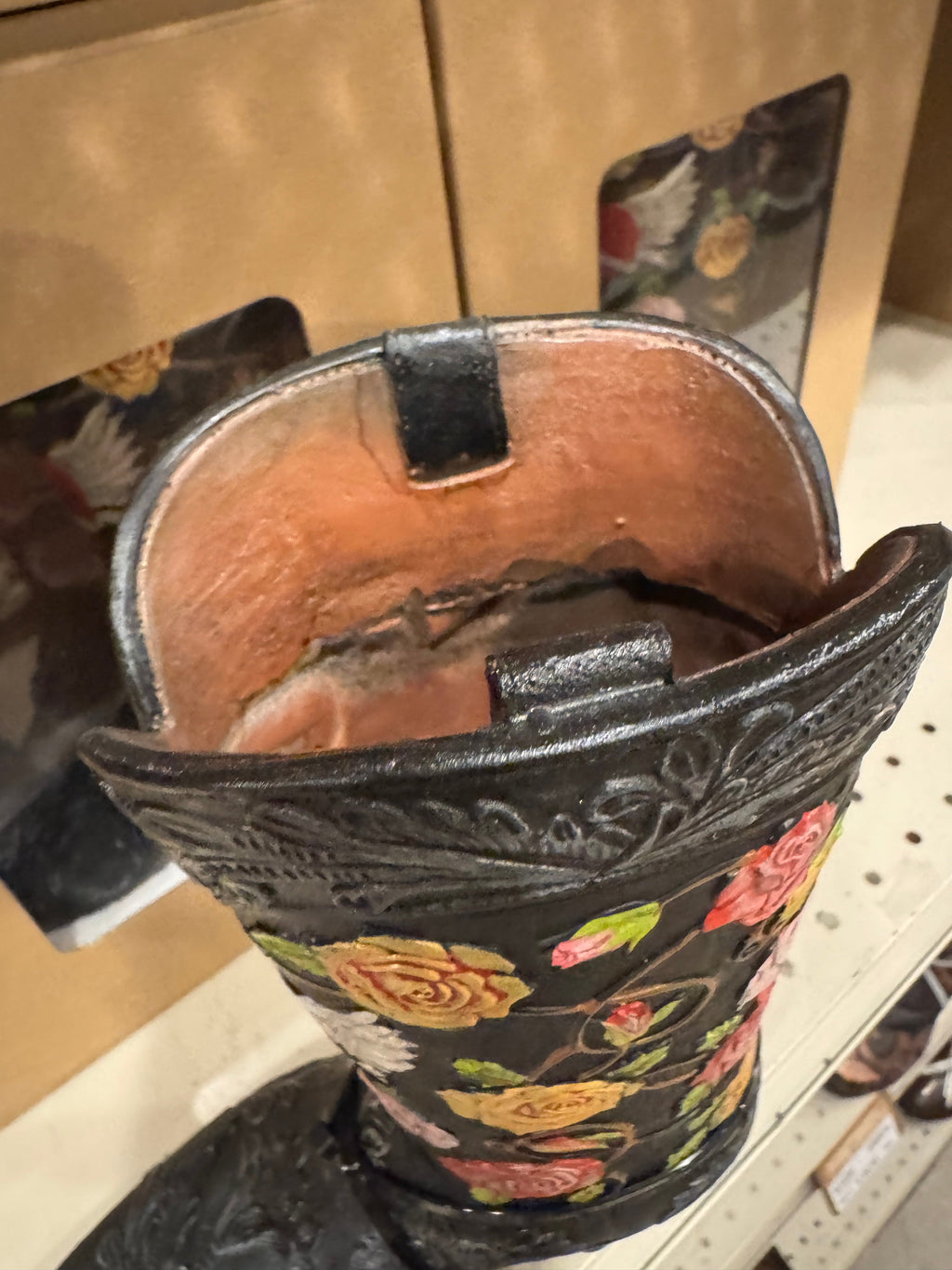 RA7148 Black Knockout Roses Heart Wing Boot Vase