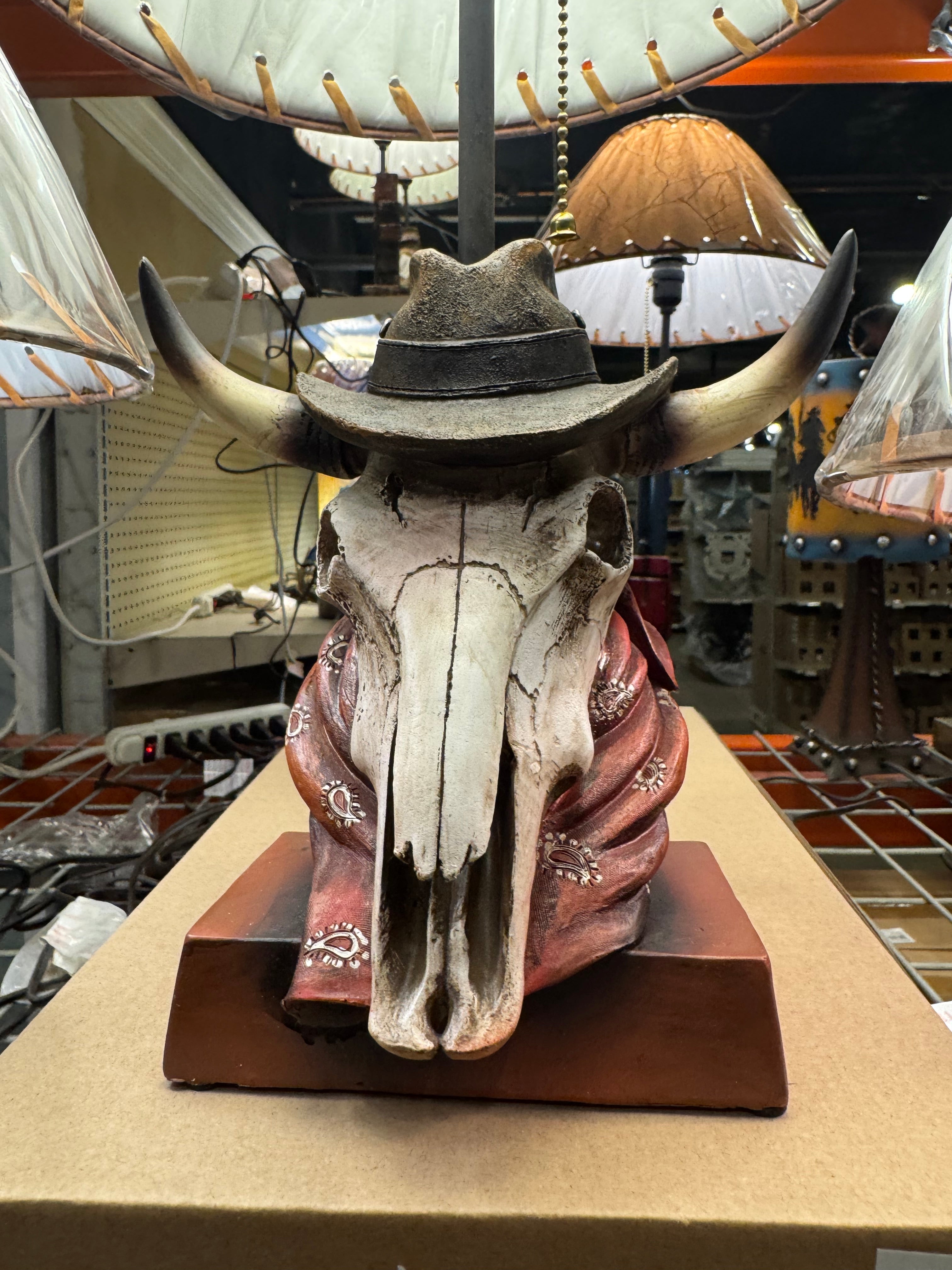 RA7376 Red Bandana Cowskull Lamp