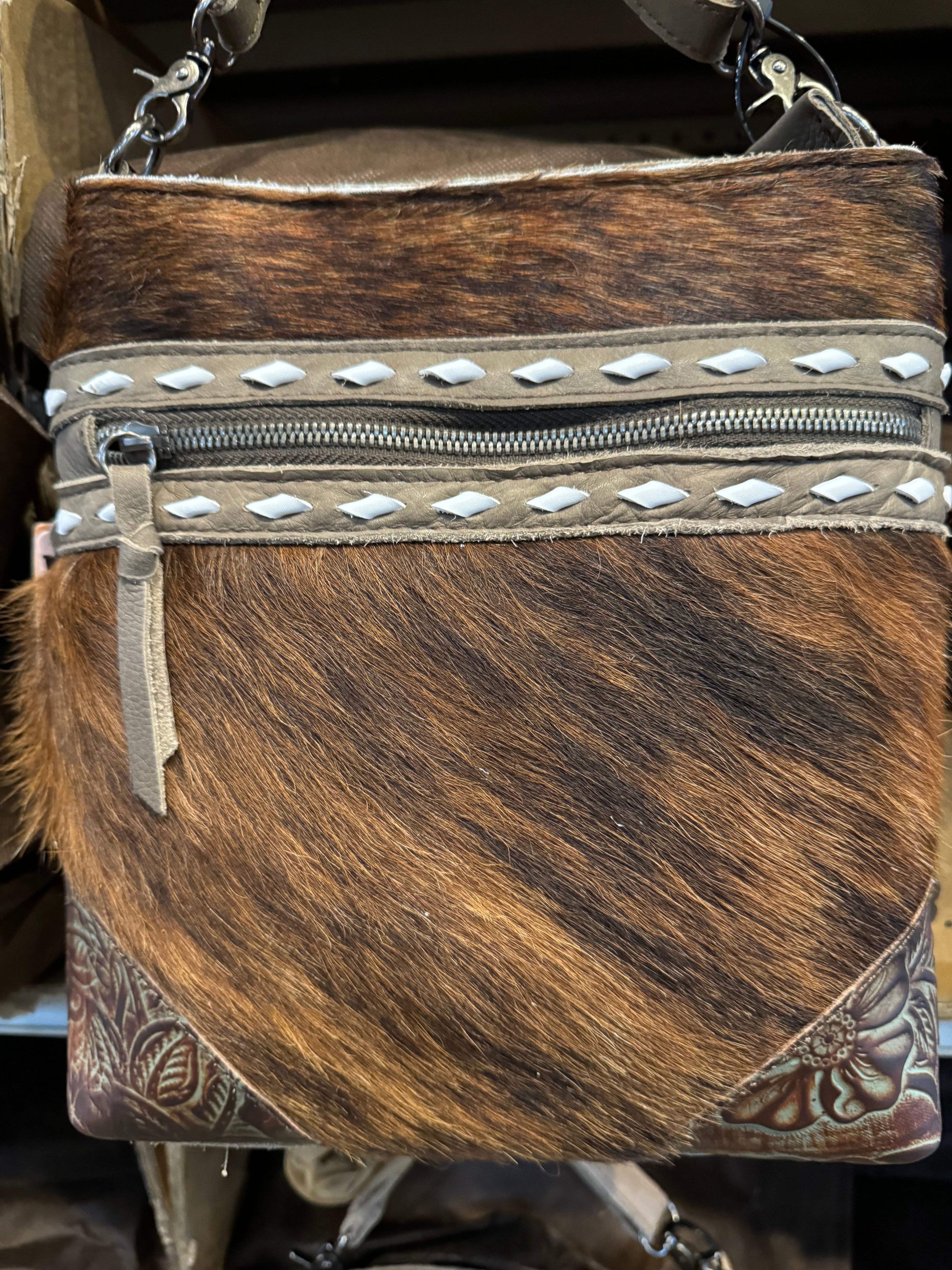 Front Zip Cowhide Tooled Purse BA2828