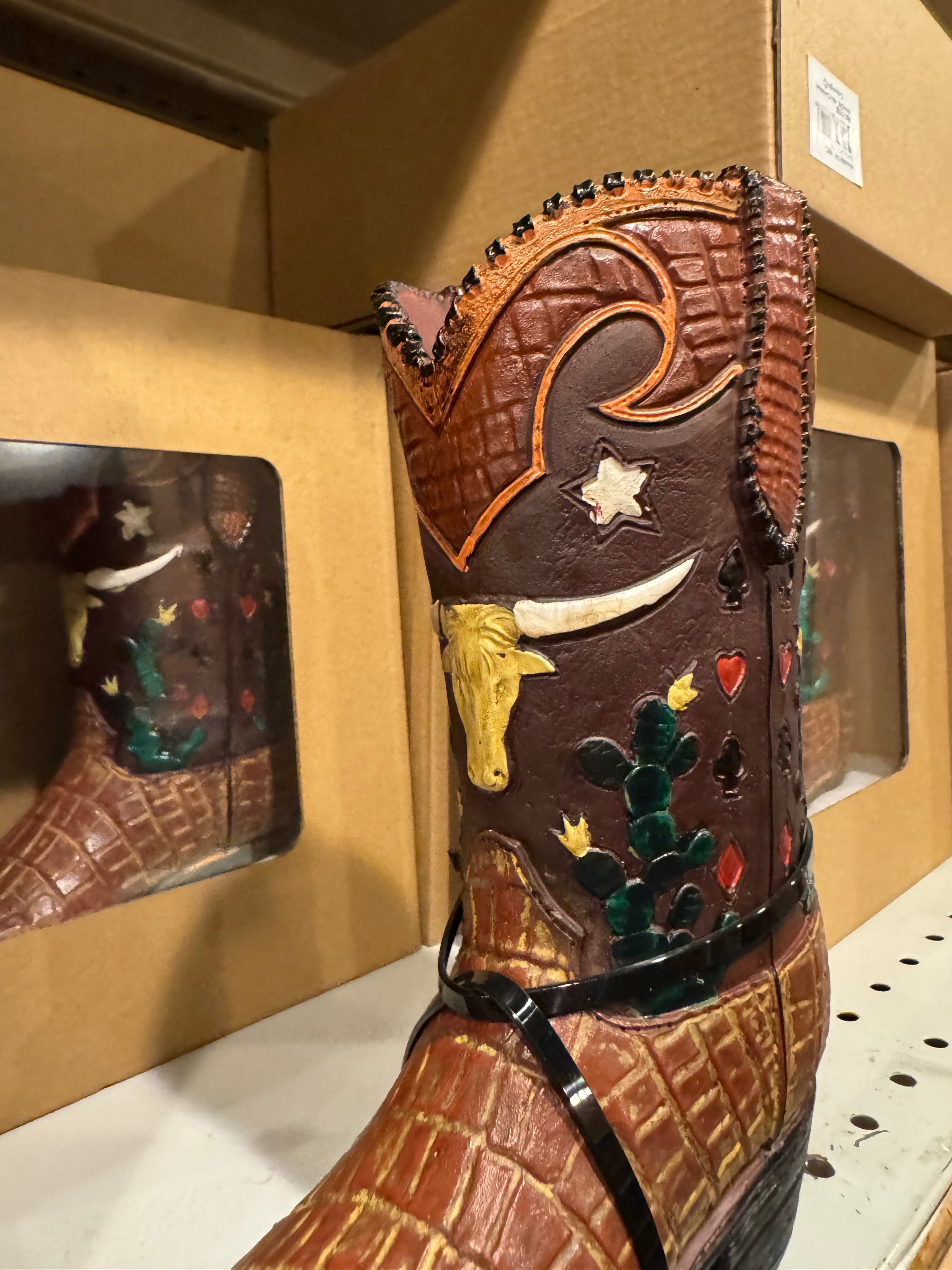 RA7155 Cowskull Crocodile Boot Vase