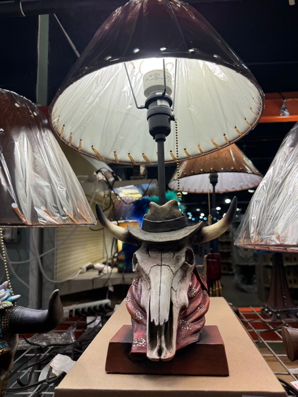 RA7376 Red Bandana Cowskull Lamp