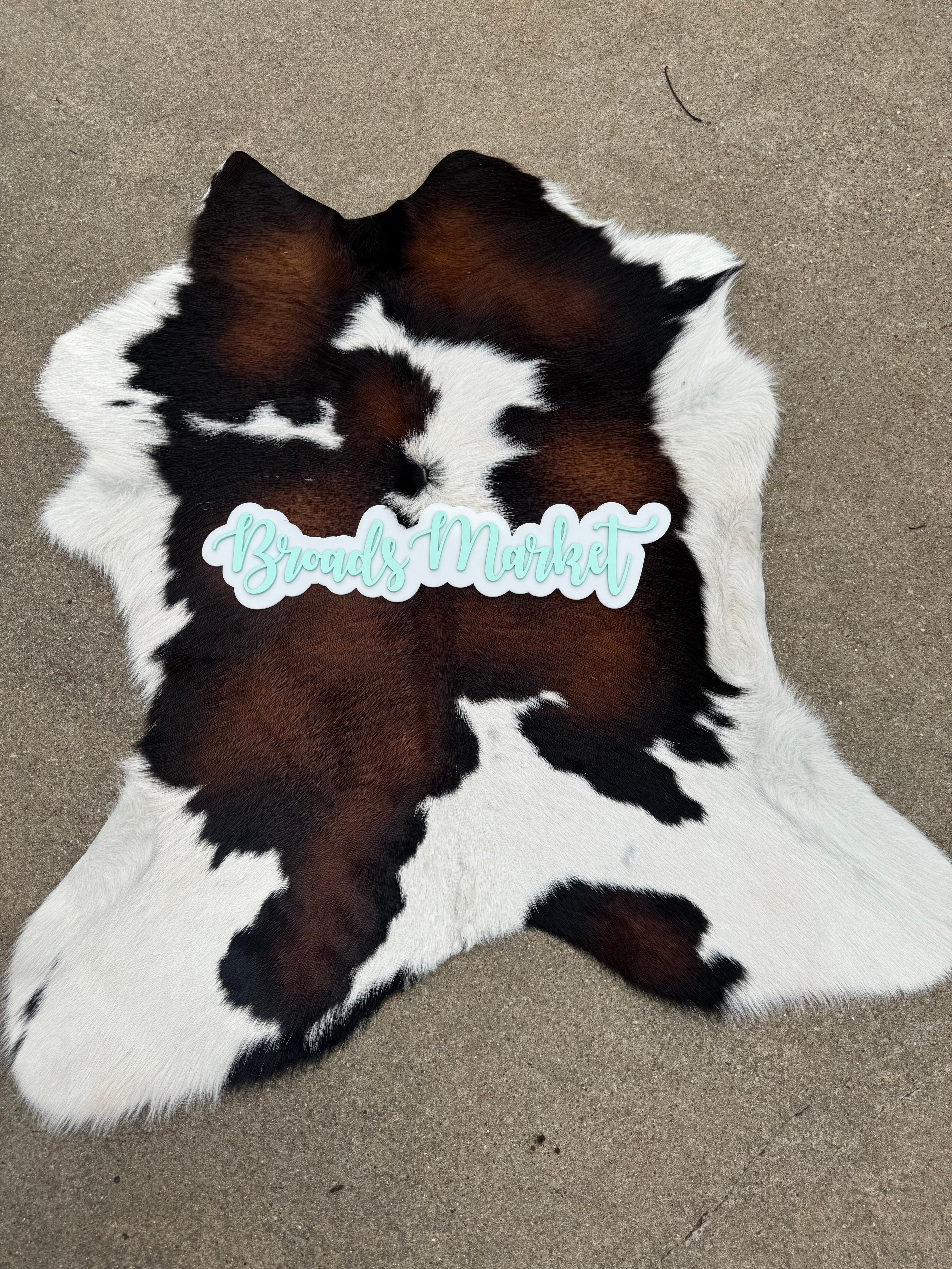 3’ Cowhide Rugs