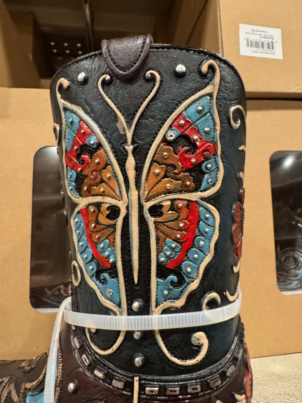 RA54012 Black Butterfly Boot Vase