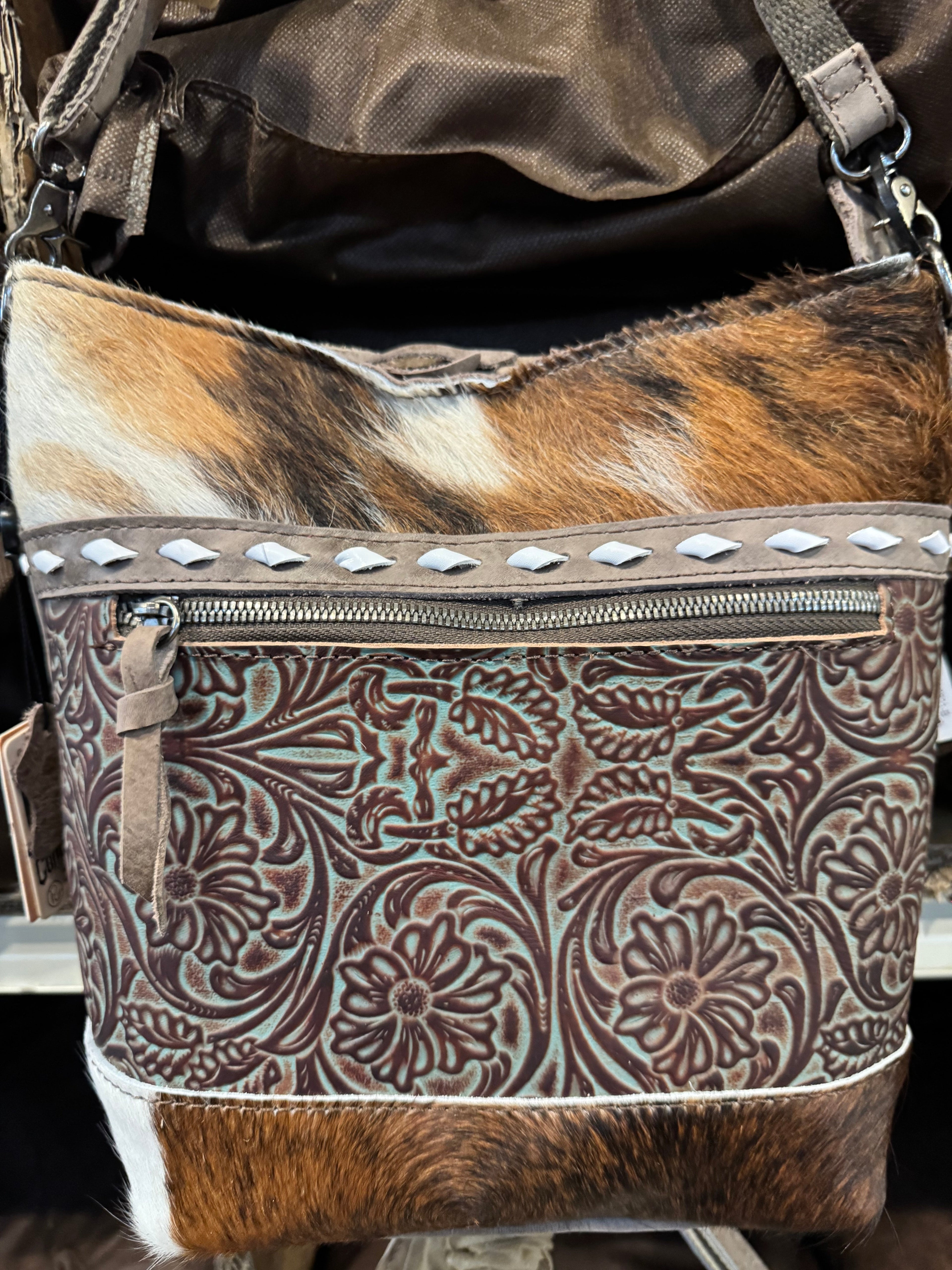 BA2821 Middle Zipper Tooled Cowhide Purse