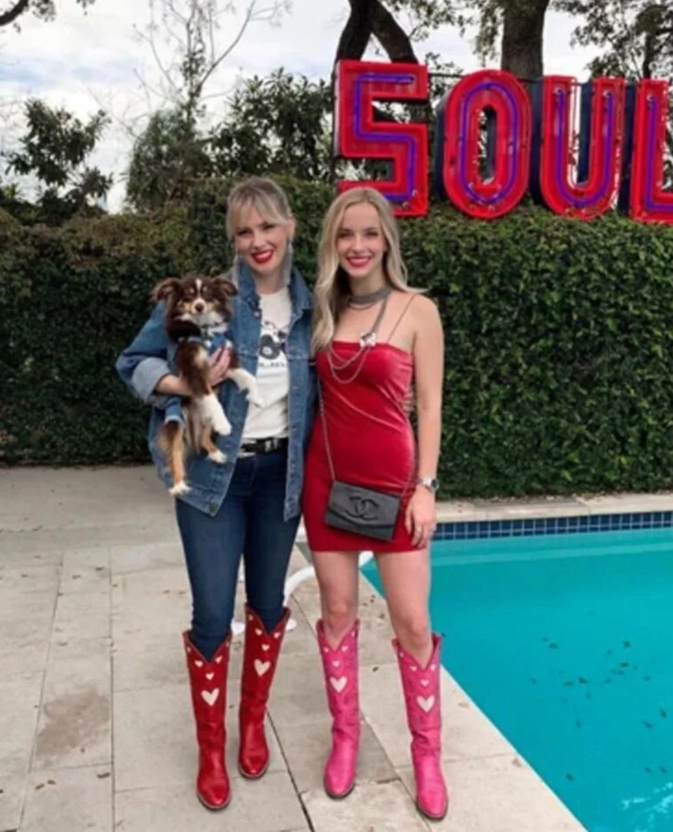 Sweetheart boots