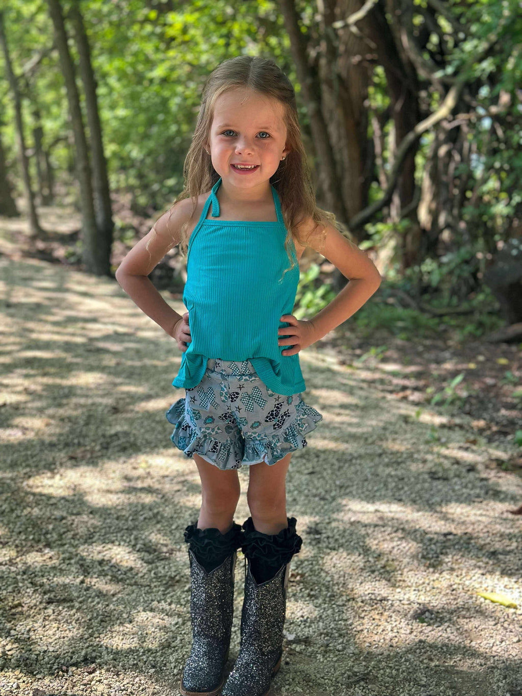 Western bow shorties