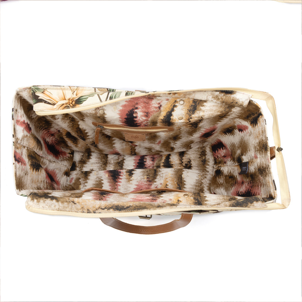 Lovely Florals Weekender Bag In Off White