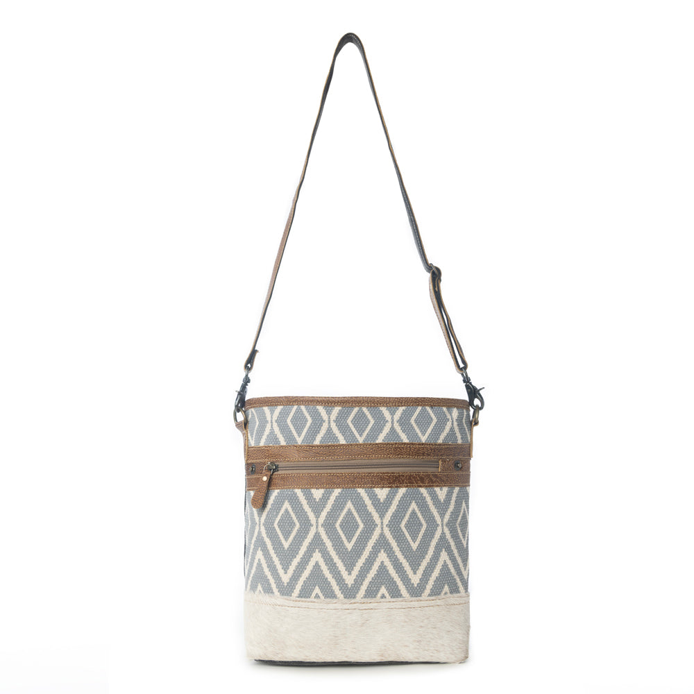 ASSURANCE SHOULDER BAG