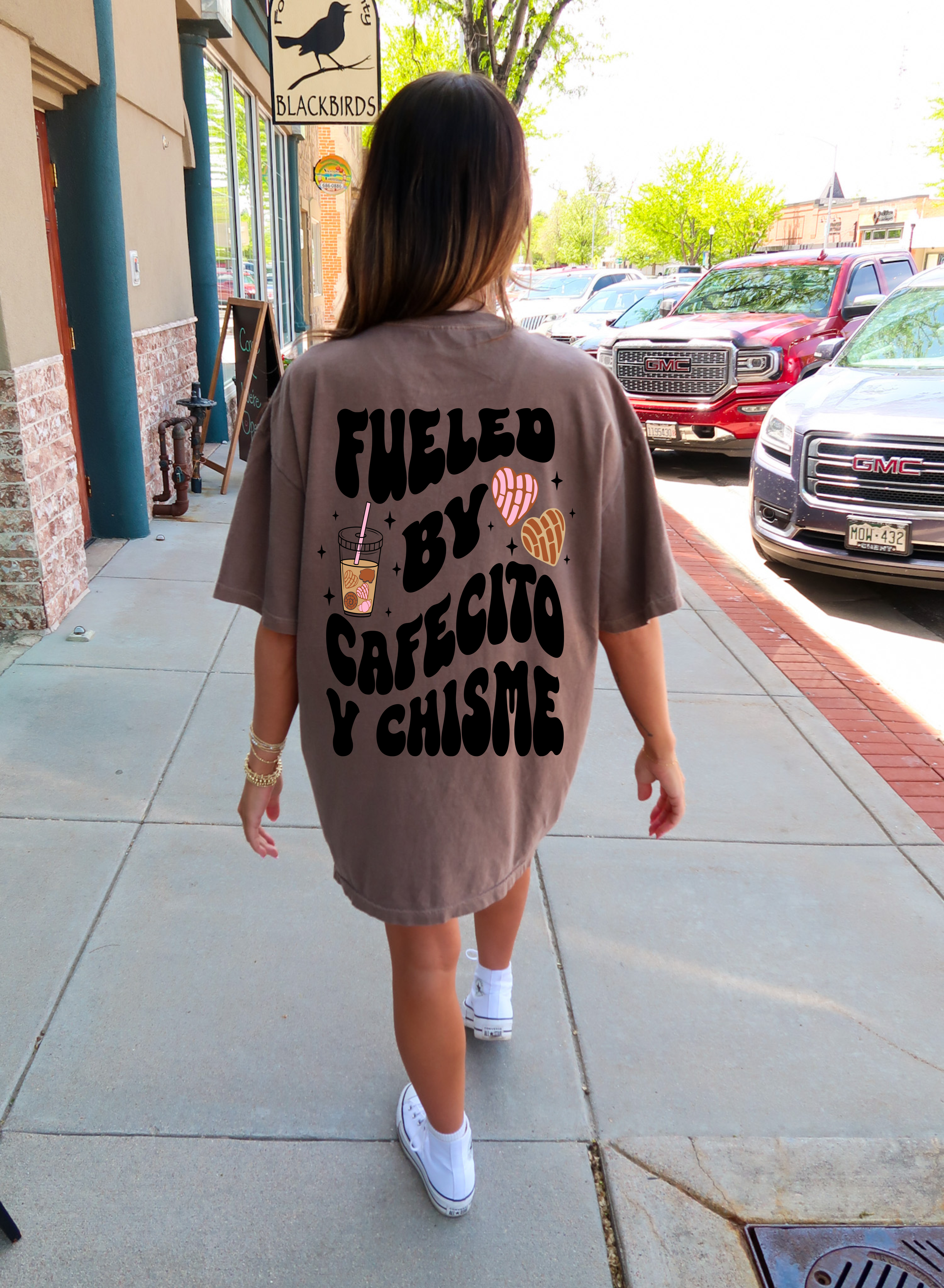 Cafecito Y Chisme Graphic Tee