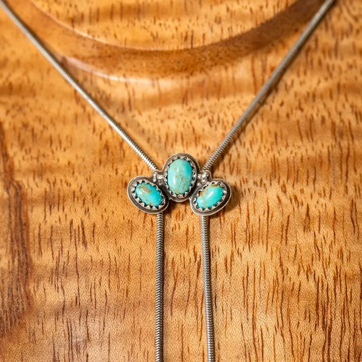 Turquoise Arch Cluster Snake Chain Bolo Necklace